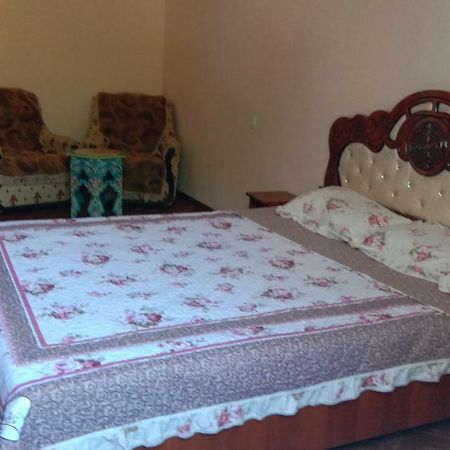 Guest House Sharq 21 Khujand Exterior photo